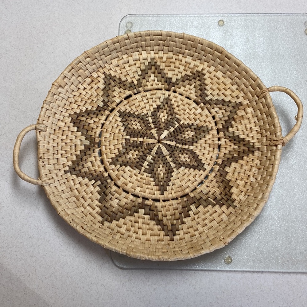 Hand woven seagrass tray.